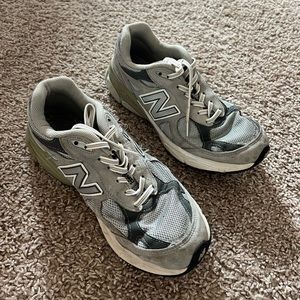 New balance shoes